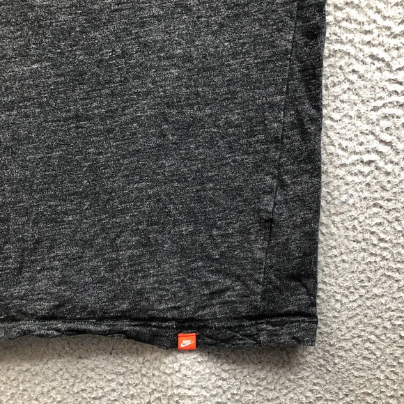 Nike T-Shirt Men's Large L Short Sleeve Embroidered Logo Dark Gray 905404-032 - Picture 7 of 11